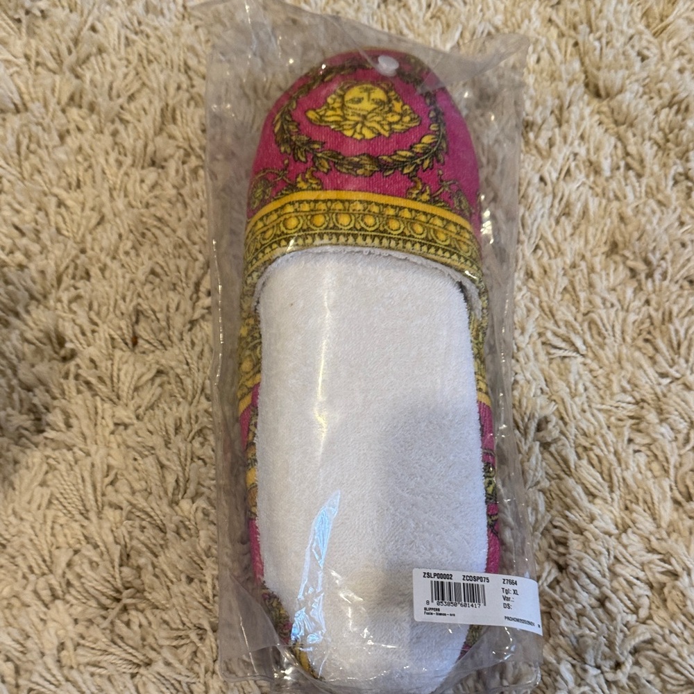 Versace Pink and Gold Patterned Slippers xl - Picture 7 of 8